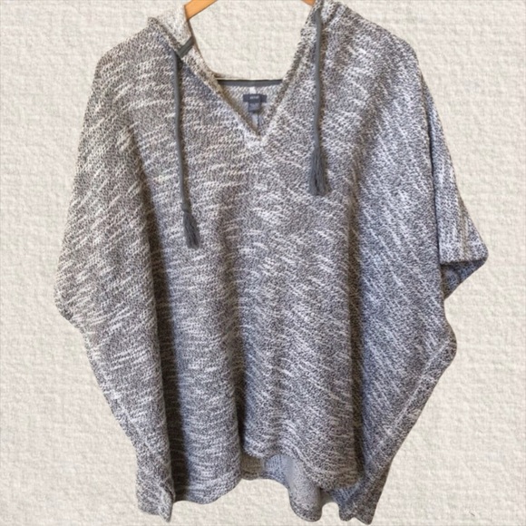 AERIE COZY PONCHO - Picture 1 of 3